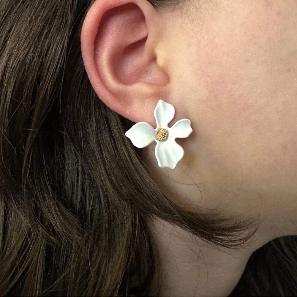 NEW Matte White and Gold Flower Petal Earrings Pierced Stud 18k gold plated